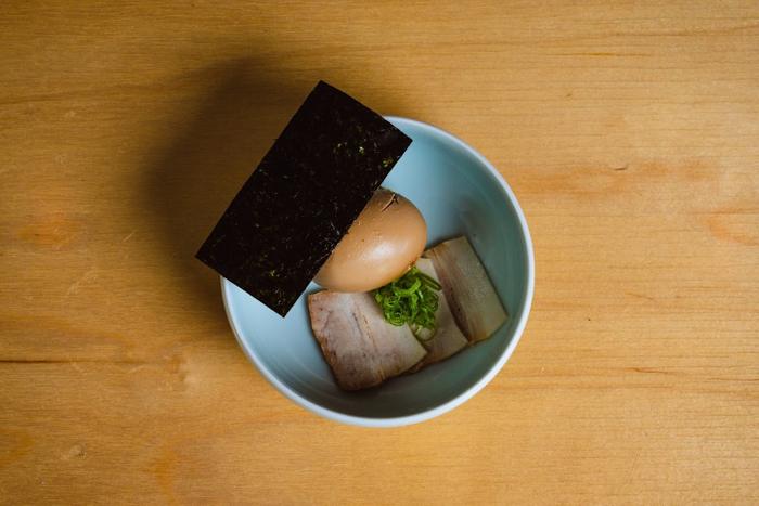 Recommended set: chashu, ajitama, negi and nori